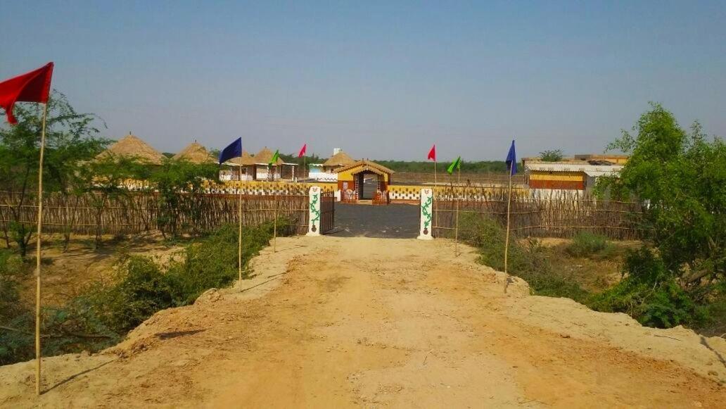 Banni Village Resort - Rann Of Kutch Bherandiala Exterior photo